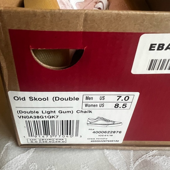 New Vans women’s old Skool shoes size 8.5 - Picture 5 of 5